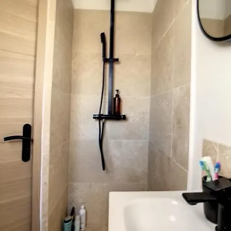 Apartmán Design Proche Tour Eiffel Avec Balcon