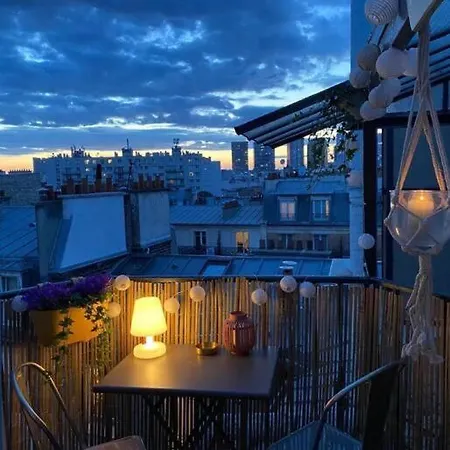Apartment Design Proche Tour Eiffel Avec Balcon